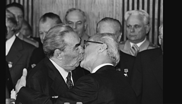 "El beso" y el Muro de Berlín