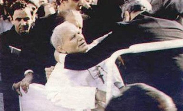 Intento de homicidio contra el Papa Juan Pablo II