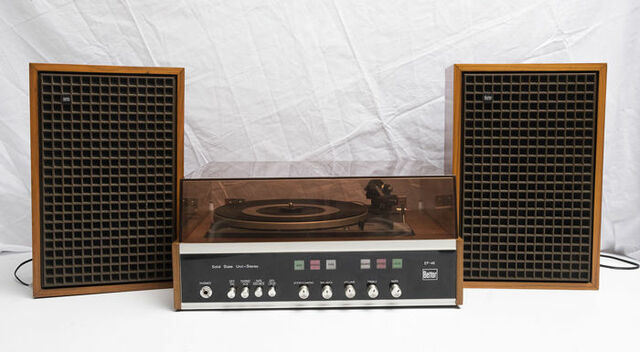 The phonograph becomes popular again