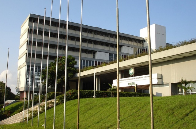 Mi padre inicia estudios superiores