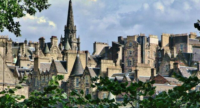 Darwin ingresa a la Universidad