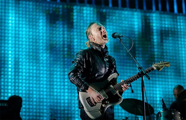 Gira A Moon Shaped Pool (2016 - 2018)