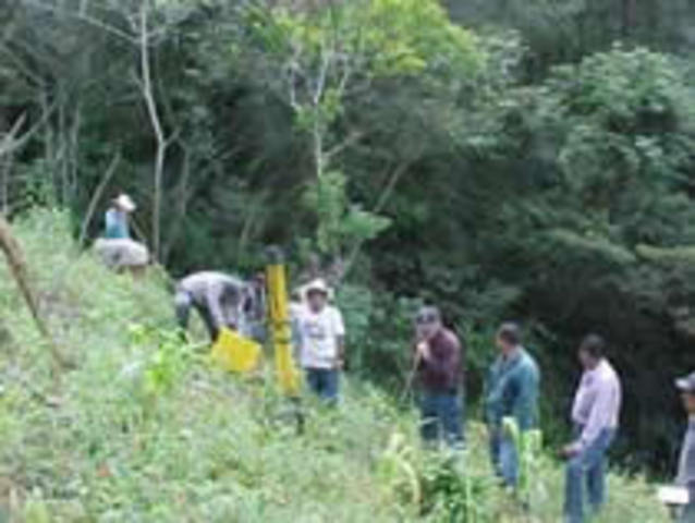 El Salvador- Honduras (2003-2004)
