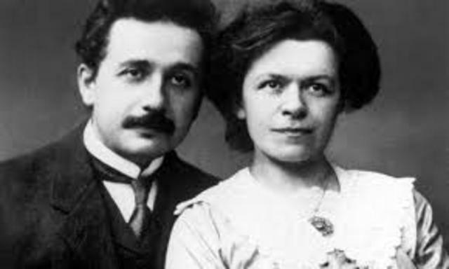 He married with Mileva Maric with whom had 2 children, borned in 1904 and 1910