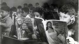 Timeline: Crisis y descentralización educativa