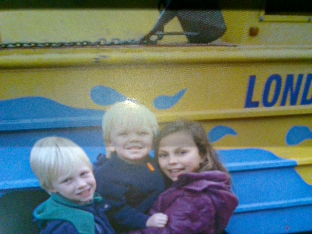 La mea avia mor, El meu primer cop a Anglaterra i primer cop a lescola bressol