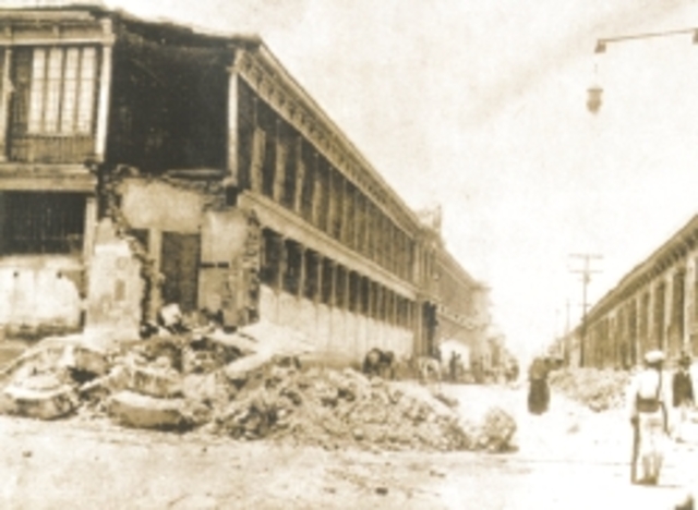 Un terremoto destruye San Salvador.