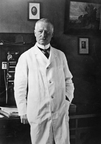 Reforma psiquiátrica/Segunda Guerra Mundial (passou-se a não admitir mais atitudes que aconteciam dentro das instituições) - Herman Simon