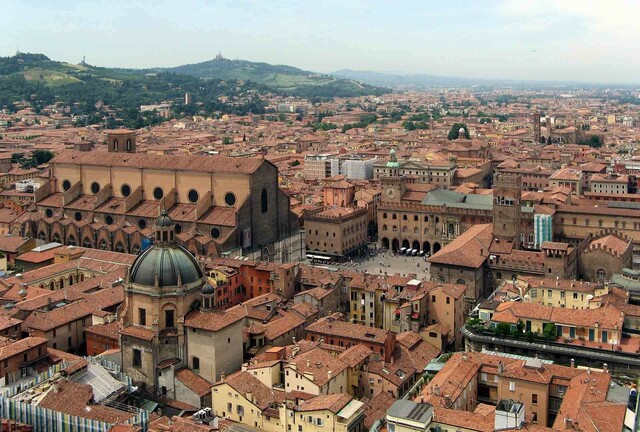 The University of Bologna is founded.