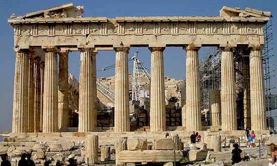 Costruzione tempio di Roma e Augusto
