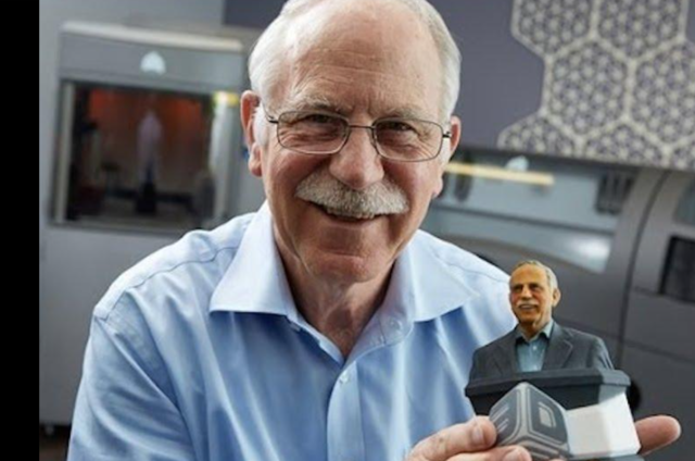 Prima stampante 3D, Chuck Hull