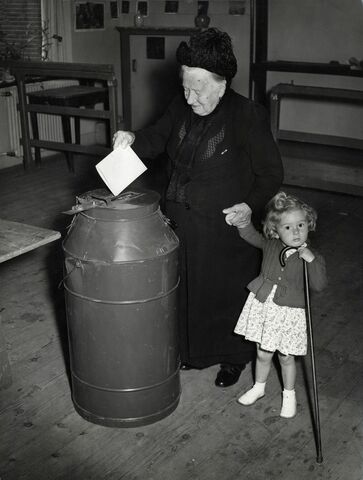 Eerste verkiezingen waaraan mannen en vrouwen mogen deelnemen
