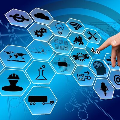 Timeline: Historia sobre el origen de internet y características de la web y su evolución.