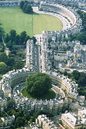 Urbanismo de Bath: Royal&nbsp;Crescent, King's Circus y Queen Square,1754-1776. Los Wood