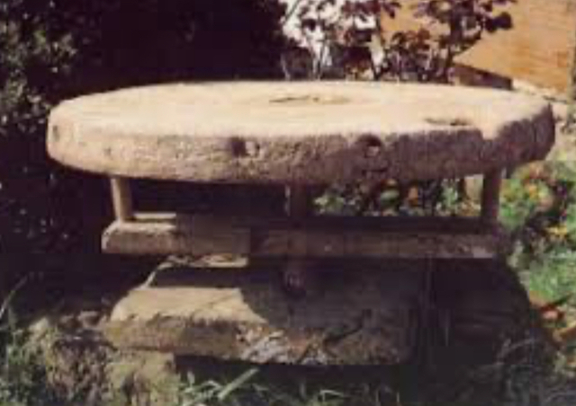 Rueda alfarera de eje largo