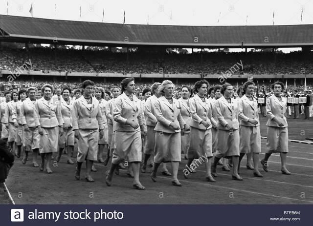 Nace Una Nueva Tradición En Los Juegos Olímpicos De 1956