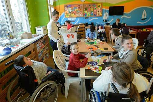 Creación de escuelas para sordos en Estados Unidos.