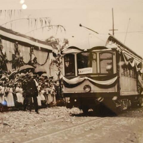 Se dio por inaugurada la primera línea de tranvías eléctricos, por don Porfirio Días