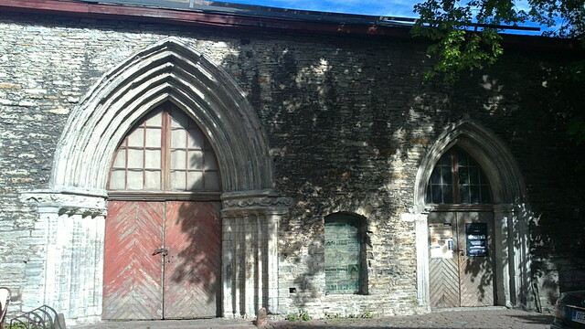 Esimese kloostrikooli rajamine