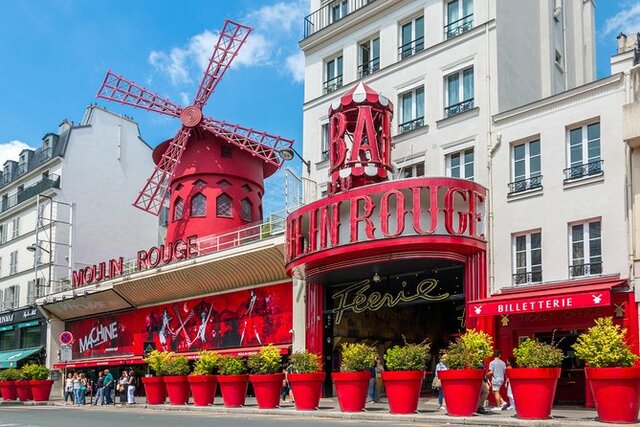 MOULIN ROUGE