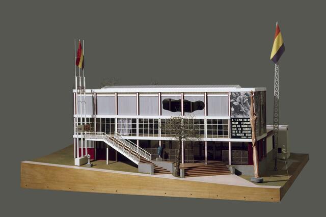 Maqueta del Pabellón de España en la Exposición Internacional de París de 1937