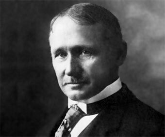 1900 - Frederick Winslow Taylor (1856 - 1915)