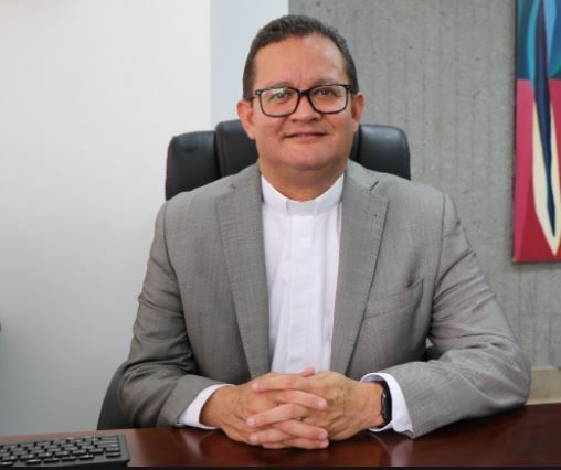 Padre Harold Castilla