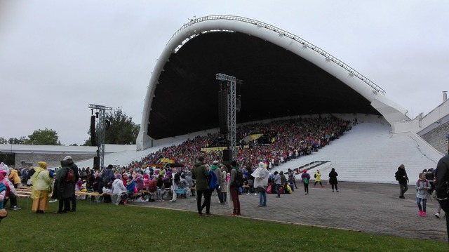 esimest korda laulupeol