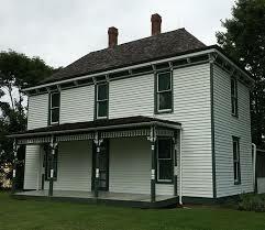 Truman's father dies, he leaves the farm