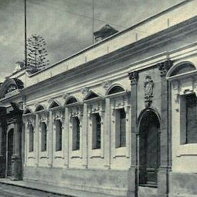 Timeline: Historia de la Universidad de San Carlos de Guatemala y Facultad de Ciencias Médicas.