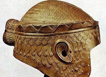 Artes decorativas. El casco de Meskalamdug,