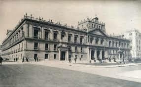 Se abre el Colegio de Minería