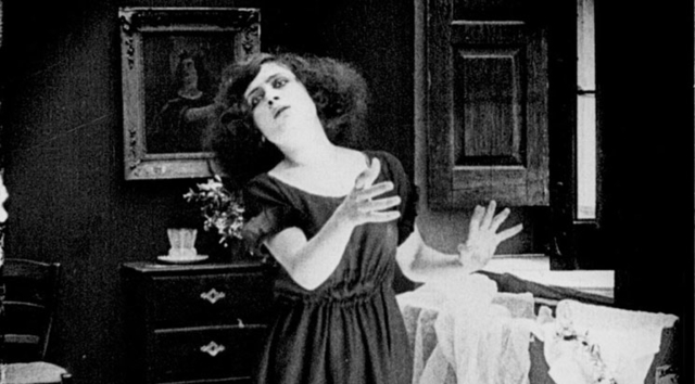 LES NUITS NAPOLITAINES : LA PETITE (Elvira Notari)