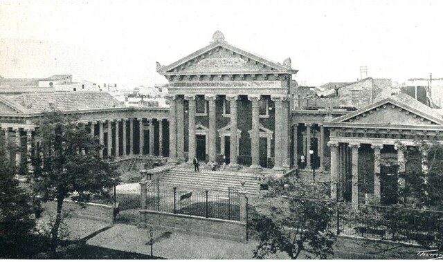 Requisito del paso por la escuela de Medicina a la Corona.