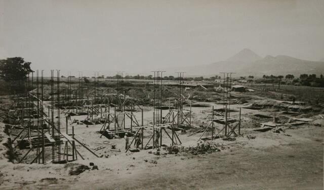 Recibimiento de Cédula Real para analizar la fundación de una universidad