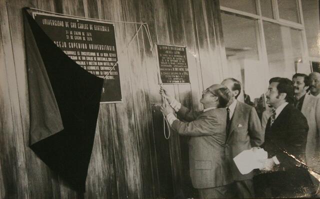 Fundación de la Universidad de San Carlos