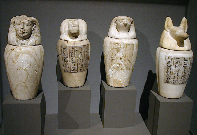 Artes suntuarias. Cuatro vasos canopos (dinastía XIX).