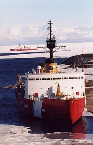 MACMILLAN GIVES UP POLAR SEA FLIGHT