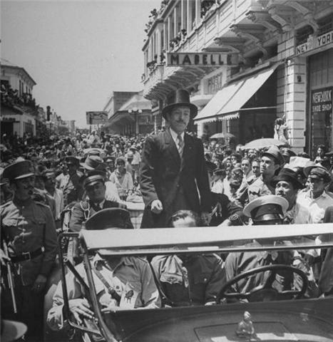 Organización del primer desfile bufo