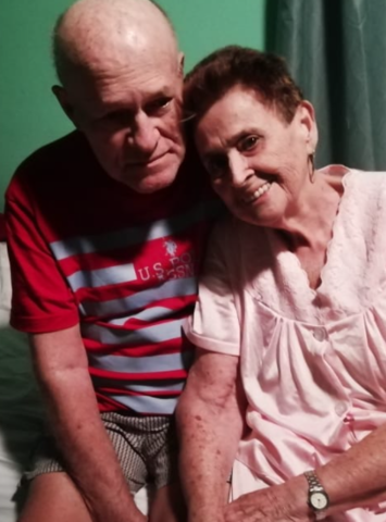 Mi abuela Victoria Arroyo gano 3 pedazos del gordo navideño.