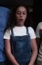 Silvia Chinchilla Berrocal se gradua de la primaria