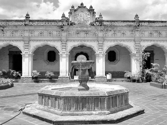 Separación de la educación media de la Universidad