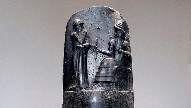 Código de Hammurabi en 1649 a.C