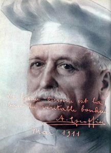 1718 El gran cocinero Augusto Escoffier hizo notar que escoger el menú era de la cosas mas difíciles para un chef.