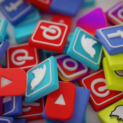 Timeline: DESARROLLO DE LAS REDES SOCIALES