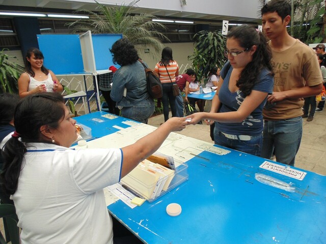 Se perite la elección de autoridades.