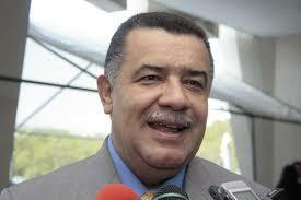 El Rector Carlos Estuardo Gálvez