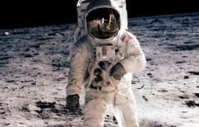 Armstrong: Primer humà en trepitjar la luna