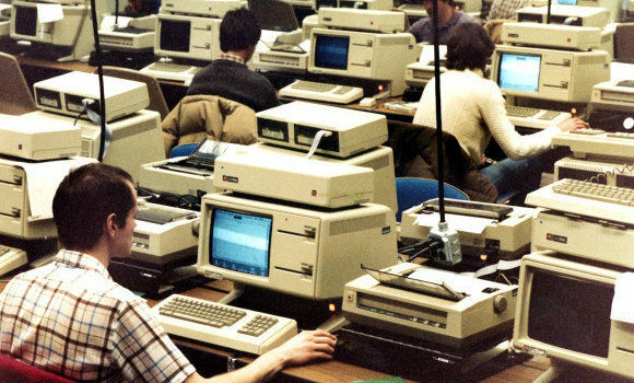 posguerra a la Revolucion Informática