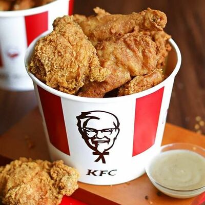 Timeline: Evolución de los negocios: Kentuky Fried Chicken